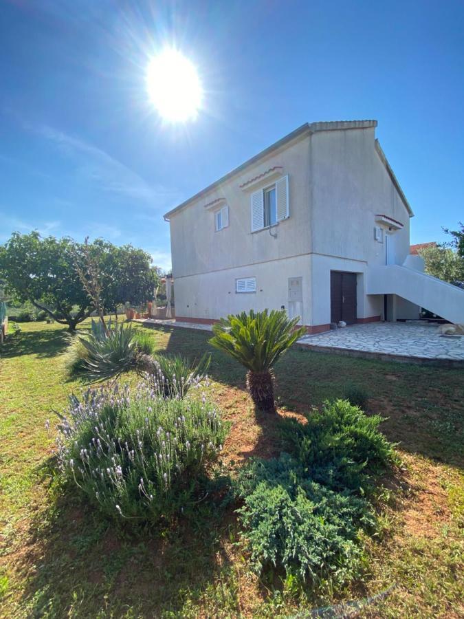 Ferienwohnung Beautiful Island House Ugljan Exterior foto