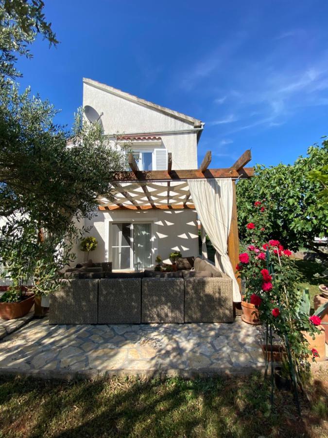 Ferienwohnung Beautiful Island House Ugljan Exterior foto